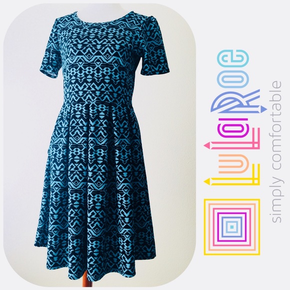 LuLaRoe Dresses & Skirts - LulaRoe Amelia Dress Medium